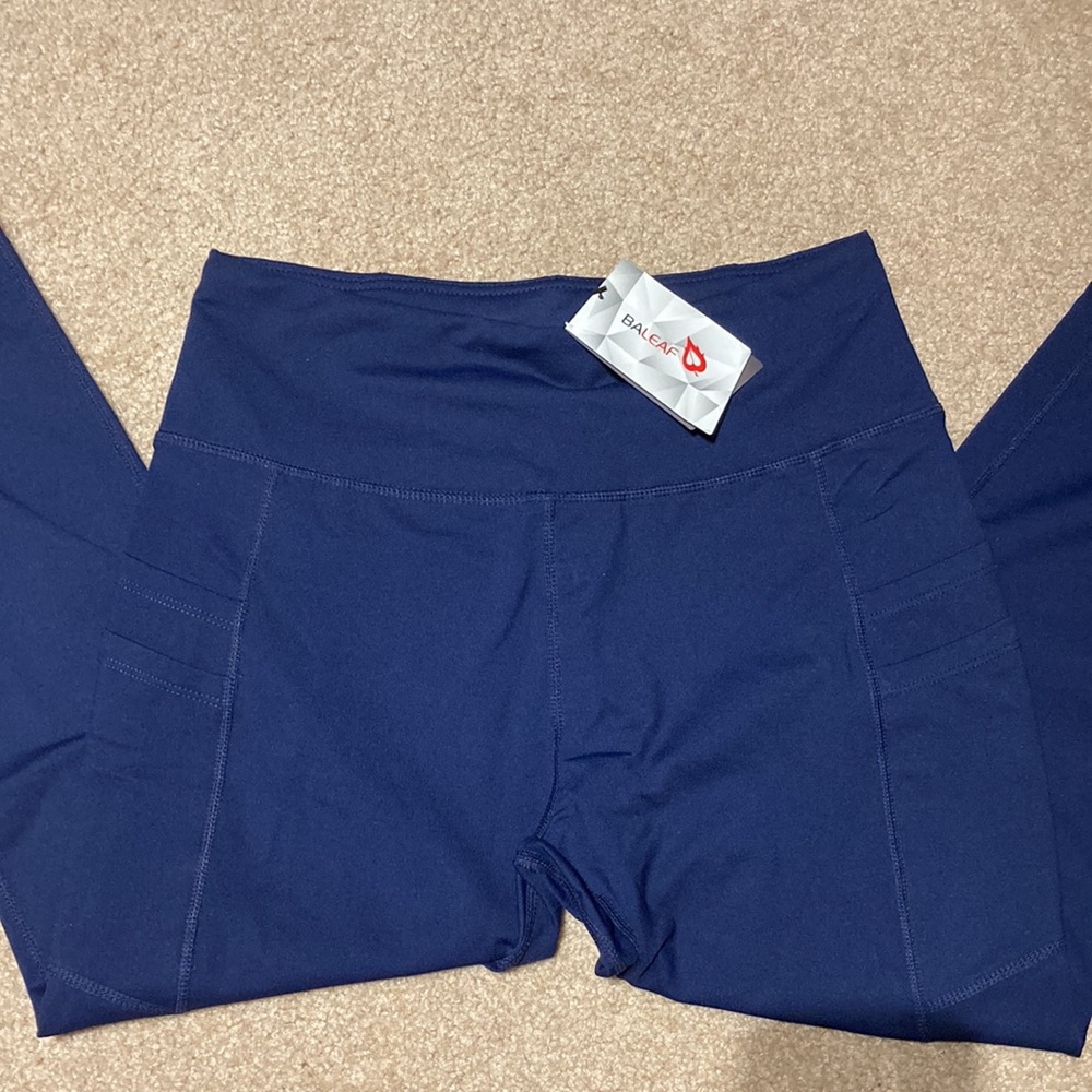 Baleaf navy leggings - Picture 2 of 2